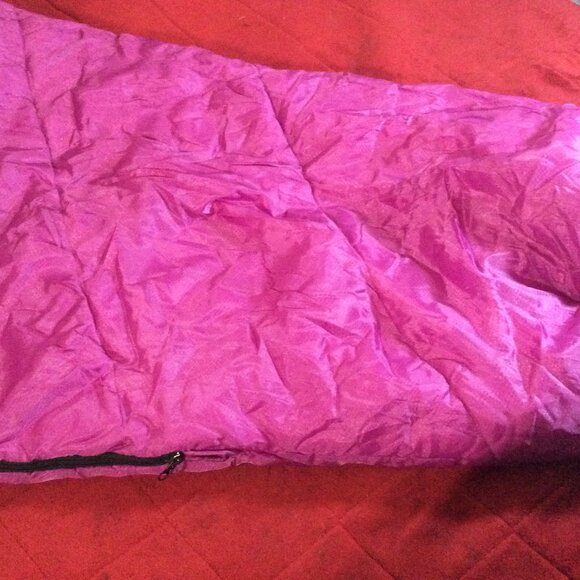 Gold Armour Sleeping Bag for Adults or Kids - Picture 9 of 9